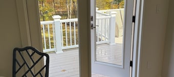 Newly Renovated Charming Greenwich Guest Cottage