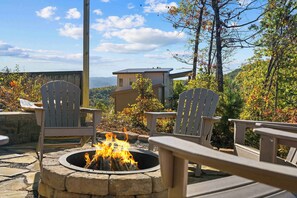 Unclassified image, 3 of 131, button