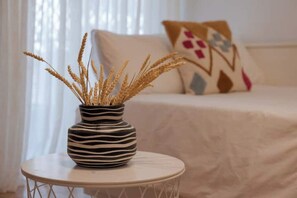 2 slaapkamers, een bureau, een strijkplank/strijkijzer, gratis wifi