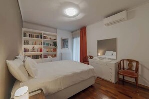 2 bedrooms, desk, iron/ironing board, travel cot