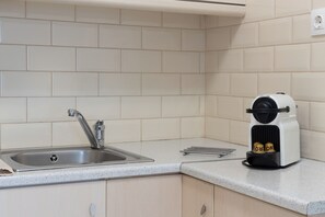 Microwave, oven, stovetop - Best view of Acropolis - Modern 2BR Apt by Meros (Athina)
