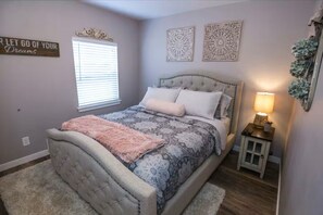 2 bedrooms, iron/ironing board, free WiFi, bed sheets