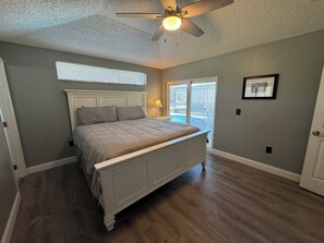 4 bedrooms, iron/ironing board, WiFi