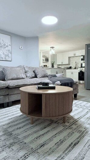 Televisión y oficina 