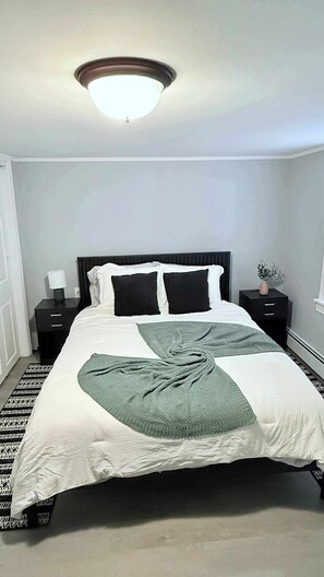 3 habitaciones, tabla de planchar con plancha, wifi y ropa de cama 