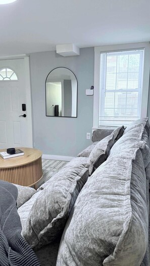 Televisión y oficina 