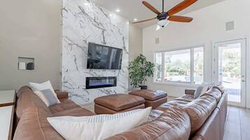 TV, fireplace