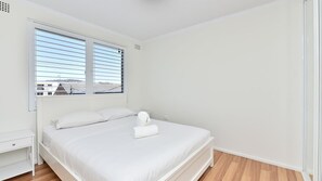 مكواة/لوح كي وواي فاي مجانًا وملاءات أسرّة