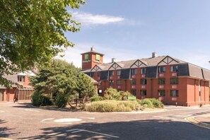 Exterior - Holiday Inn Northampton (Northampton)