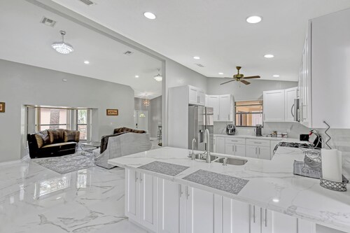 4-bedroom house in welcoming Wellington with AC