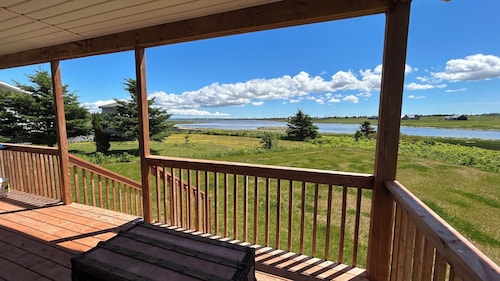 Water Front Cottage- 10 Min Walk To Barachois Beach, Minutes to North Rustico
