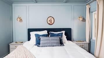 4 bedrooms, WiFi, bed sheets