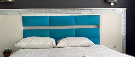 Cortinas blackout, tabla de planchar con plancha y wifi gratis