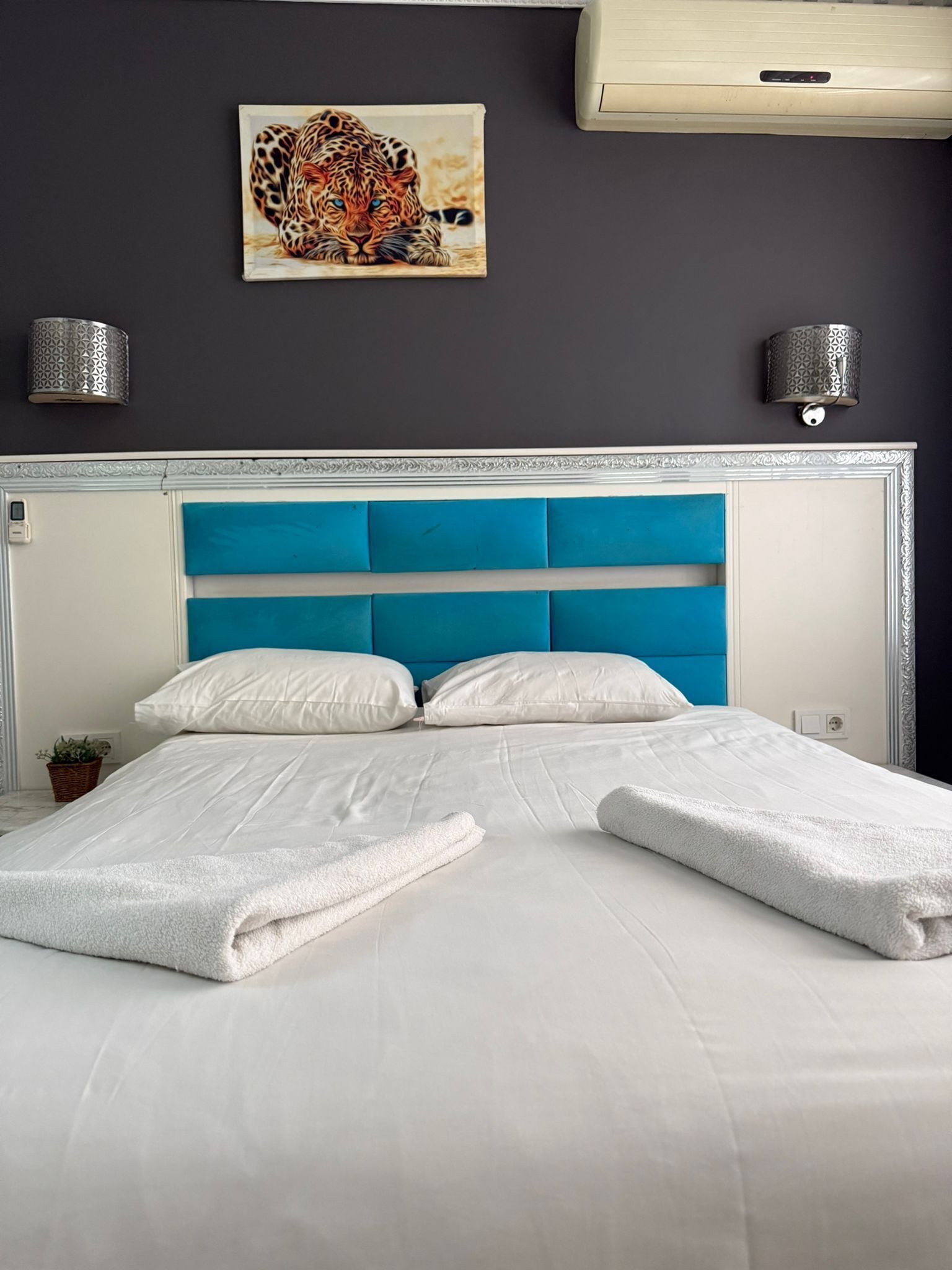 Blendingsgardiner, strykejern/-brett og wi-fi (inkludert)