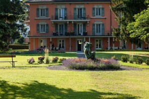Unclassified image, 5 of 5, button - Grand Hotel des Bains (Lavey-Morcles)