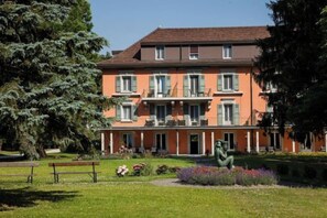 Unclassified image, 4 of 5, button - Grand Hotel des Bains (Lavey-Morcles)