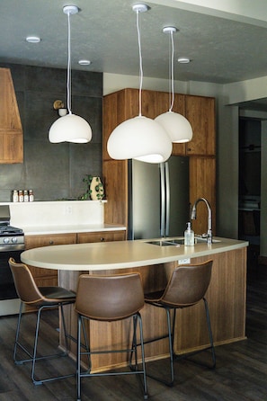 Microondas, horno y parrilla de estufa