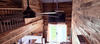 Charming and quiet  1-bedroom loft barndominium on 12 acres with RV hookups