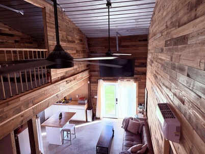 Charming and quiet  1-bedroom loft barndominium on 12 acres with RV hookups