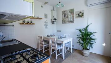 2 bedrooms, Internet