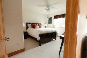 Silitysrauta/-lauta, Wi-Fi, vuodevaatteet