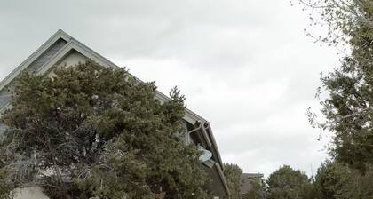 Close to the slopes, mtb trails, views, local tips