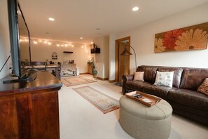 TV - Close to the slopes, mtb trails, views, local tips (Eagle)