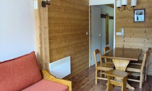 Living area - Lake MAP 308 (Les Allues)