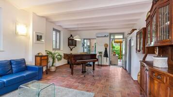4 bedrooms