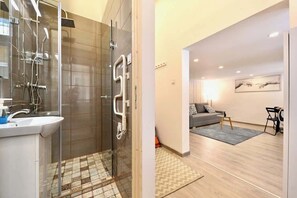 Shower, hair dryer - Cute Gallery Flat in Király Street /best location/ (Budapest)