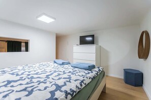 1 chambre, fer et planche à repasser, Wi-Fi, draps fournis