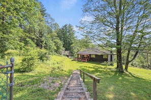 المنطقة المحيطة بالمنشأة