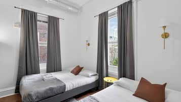 1 bedroom, desk, iron/ironing board, WiFi