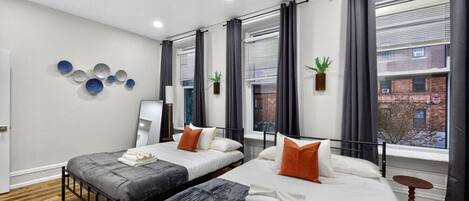 Desk, iron/ironing board, WiFi, bed sheets