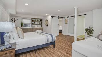 4 bedrooms, iron/ironing board, WiFi, bed sheets