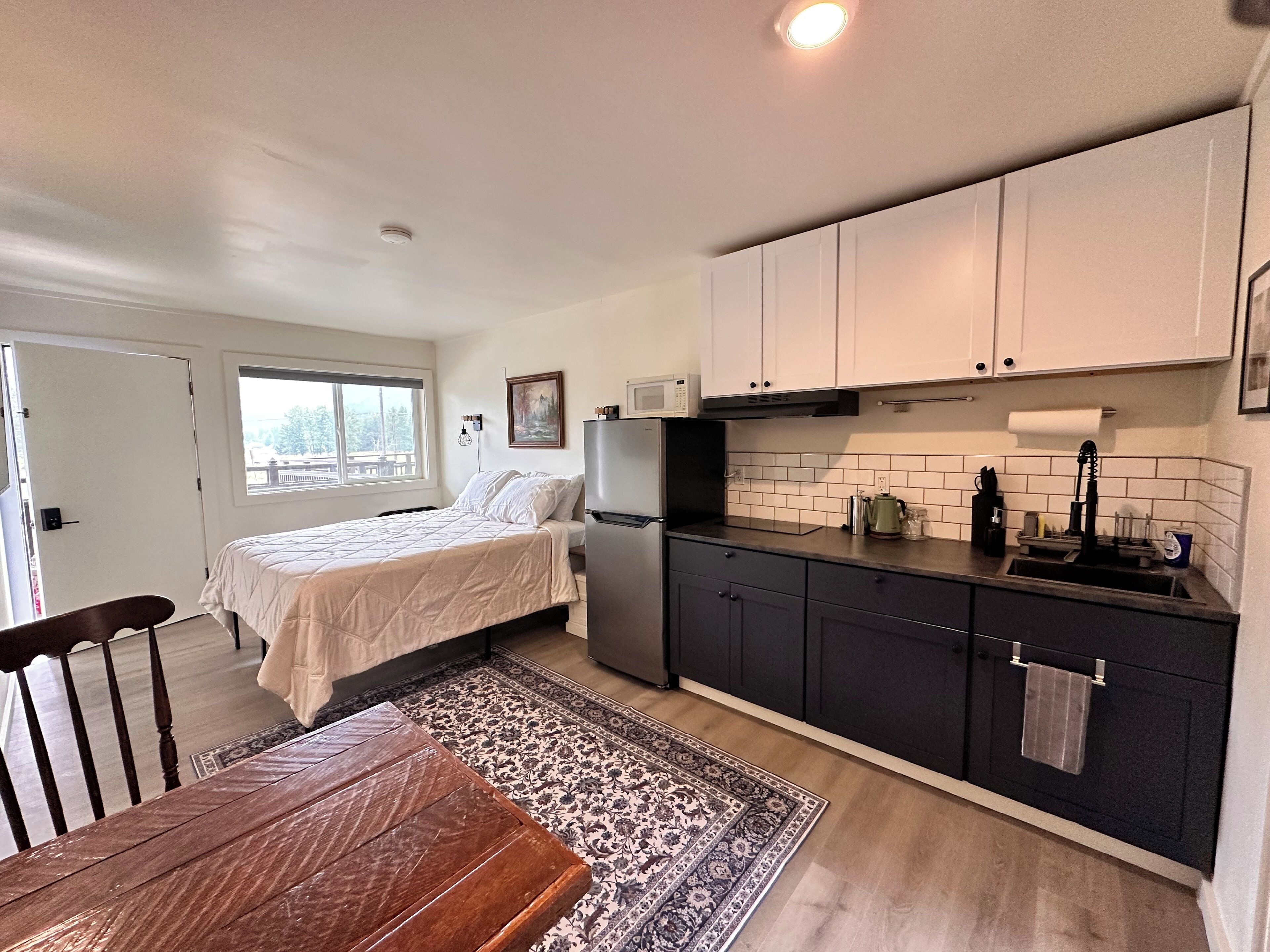 Comfort Studio, Kitchenette | Laptop workspace, free WiFi