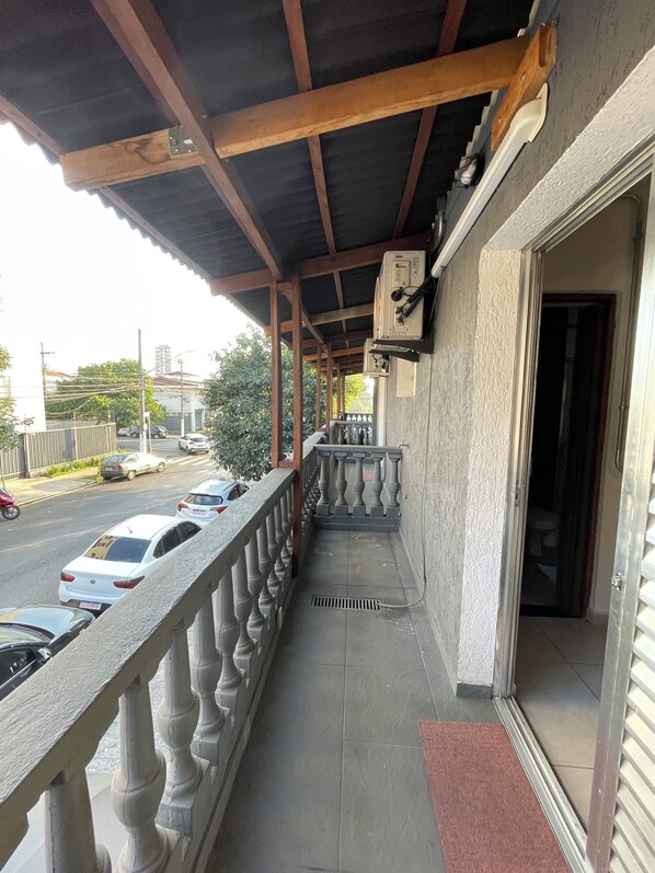 Superior Triple Room, Balcony | Terrace/patio - Studio House (São Paulo)