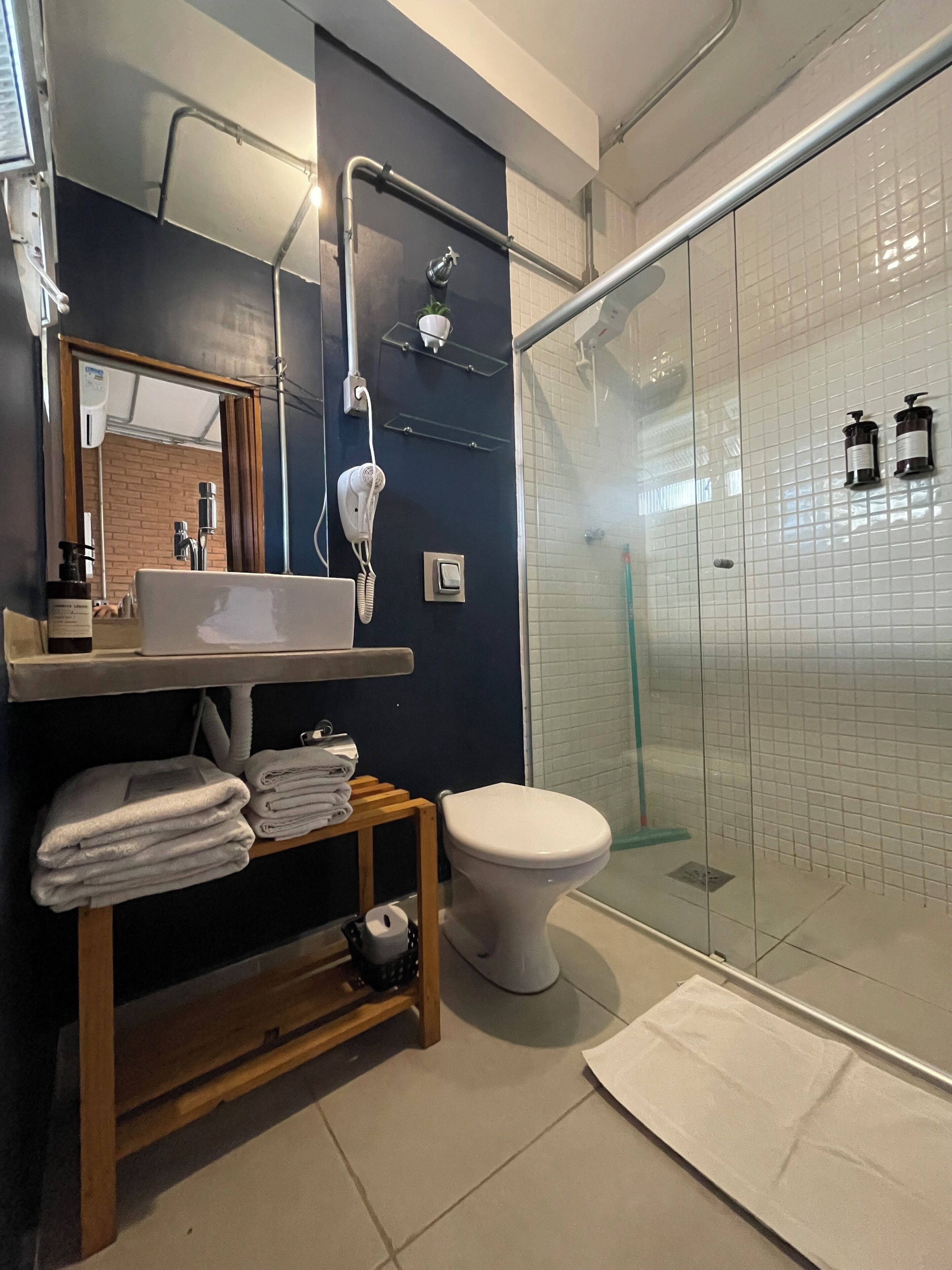 Superior Triple Room, Balcony | Bathroom | Shower, free toiletries, hair dryer, towels
