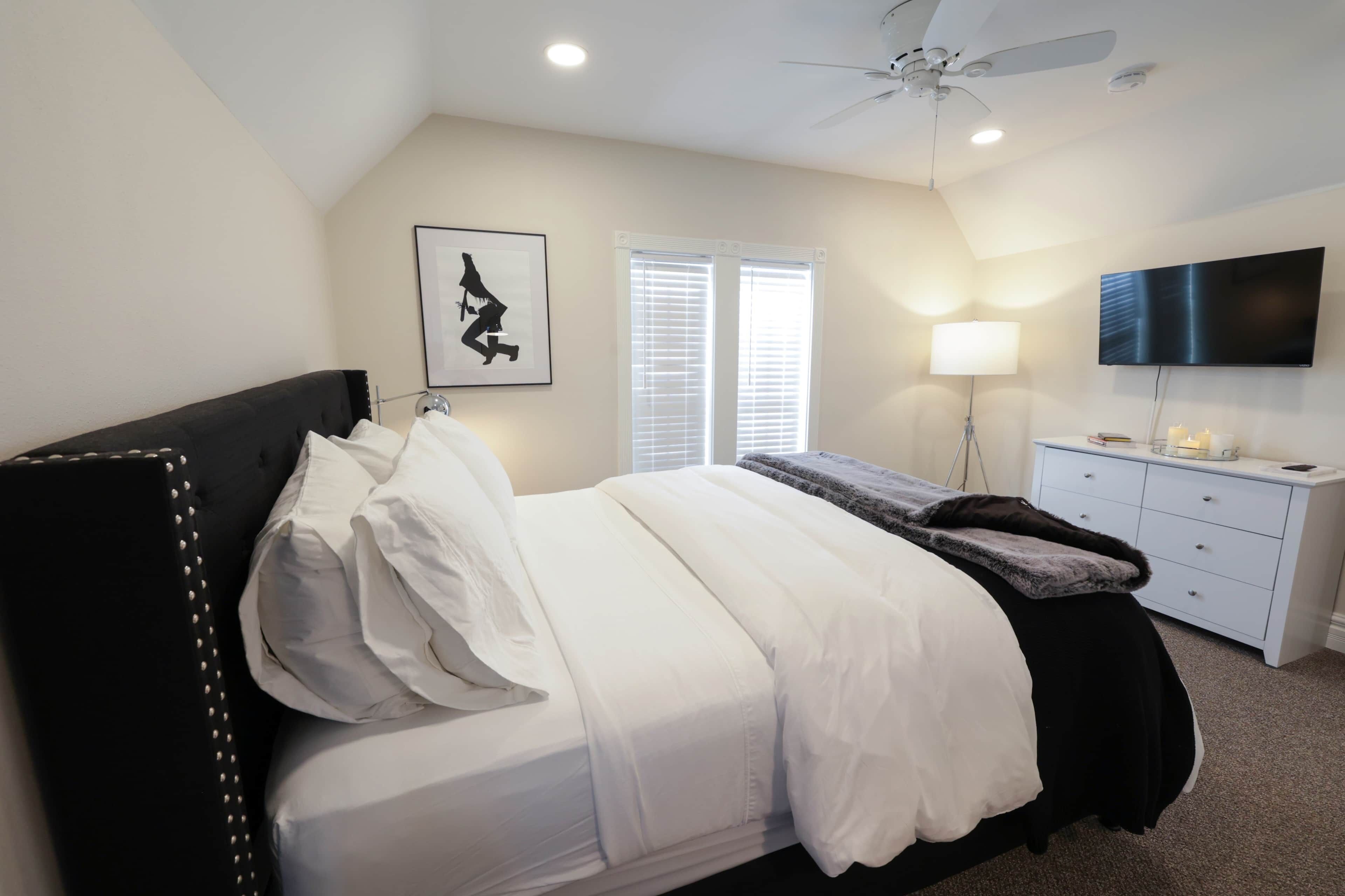 3 bedrooms, iron/ironing board, WiFi, bed sheets