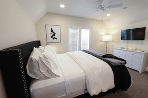 3 habitaciones, tabla de planchar con plancha, wifi y ropa de cama 