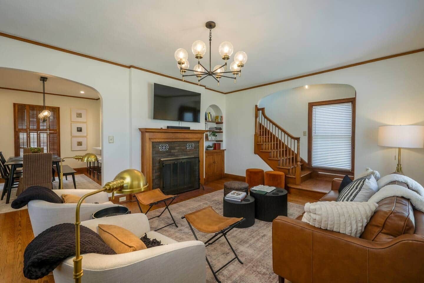 暖炉、ステレオ