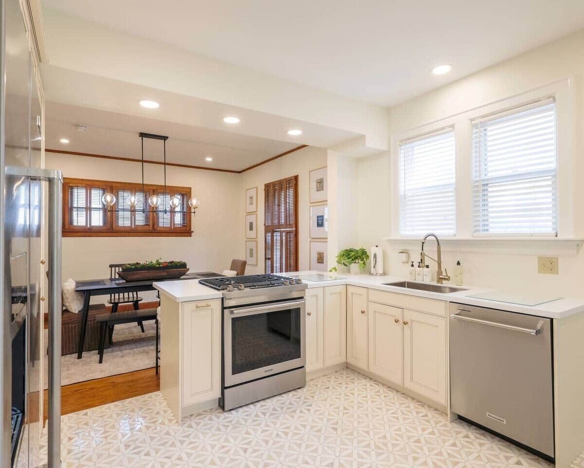 冰箱、微波炉、烤箱、炉灶