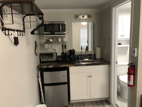 All-inclusive studio apartment with utilities included-Unit 4