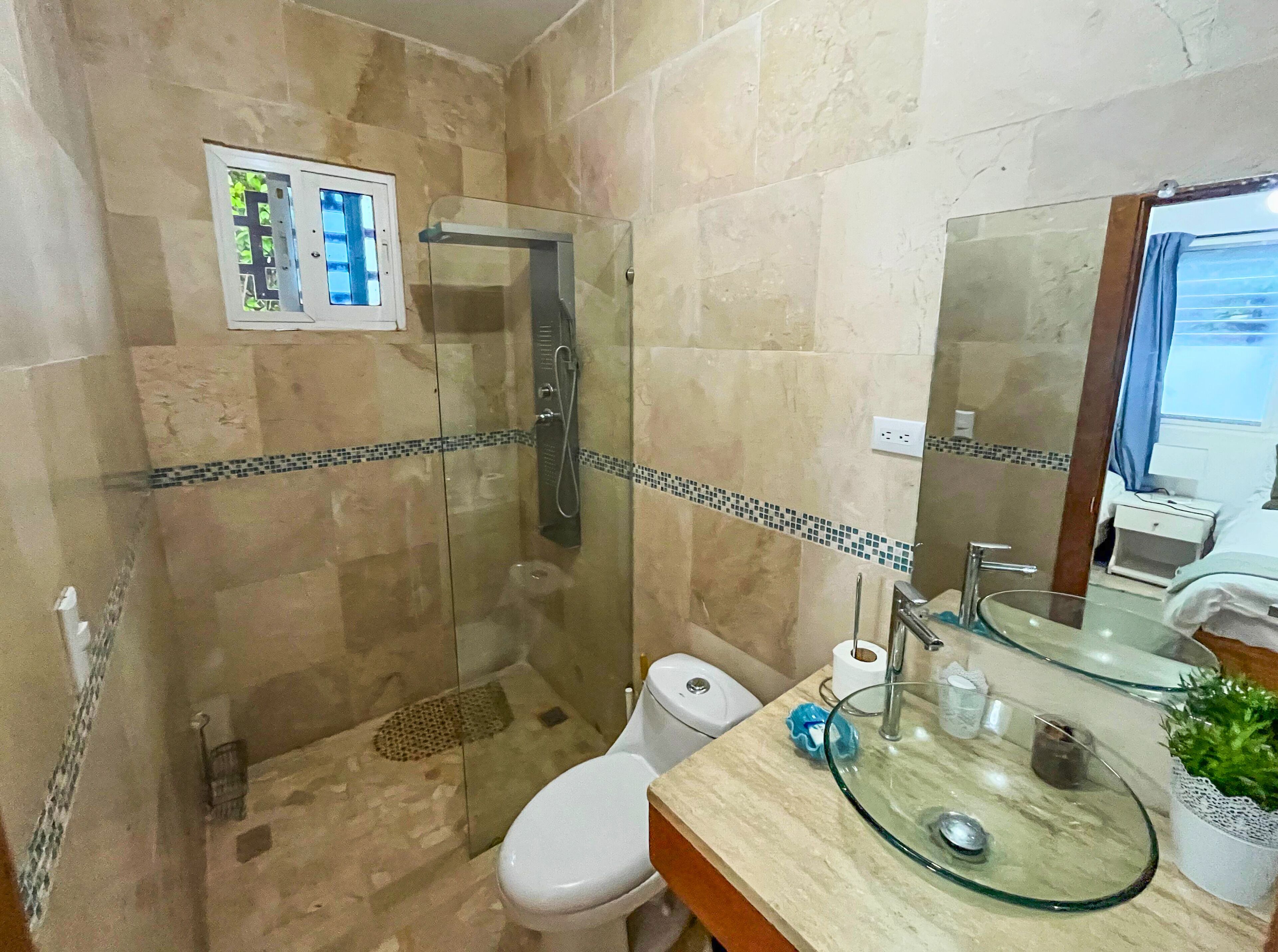 タオル、石鹸、トイレットペーパー