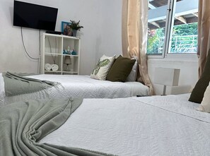 3 chambres, fer et planche à repasser, Wi-Fi, draps fournis