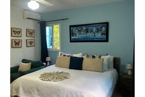 3 habitaciones, tabla de planchar con plancha, wifi y ropa de cama 