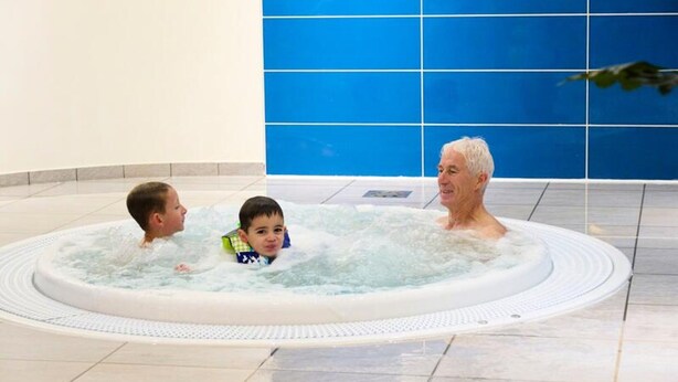 Unclassified image, 1 of 3, button - Apartment in Alps With Pool and Jacuzzi (Abondance)