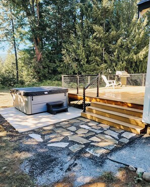 Tina de hidromasaje al aire libre