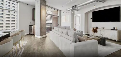 3-bedroom condo in charming Houston with fitness room, AC. Live it up