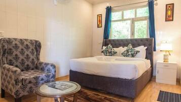 2 bedrooms, internet, bed sheets